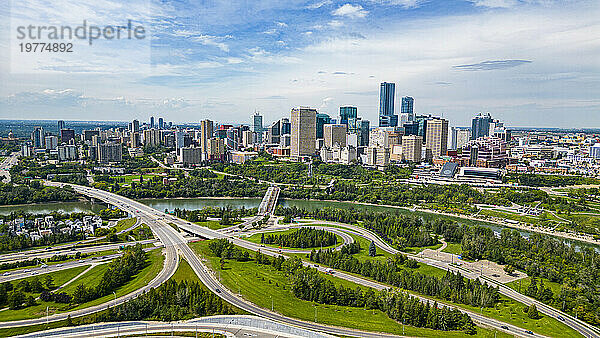 Skyline von Edmonton  Alberta  Kanada  Nordamerika