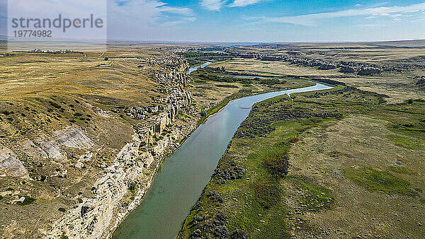 Luftaufnahmen von Hoodoos entlang des Milk River  Writing-on-Stone Provincial Park  UNESCO-Weltkulturerbe  Alberta  Kanada  Nordamerika