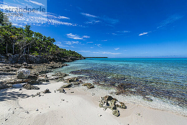 Weißer Sandstrand im Parque Nacional Marino de Punta Frances Punta Pedernales  Isla de la Juventud (Insel der Jugend)  Kuba  Westindische Inseln  Mittelamerika