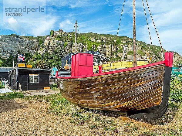 Fischerboote am Stade (Fischerstrand) in Hastings  East Sussex  England  Vereinigtes Königreich  Europa