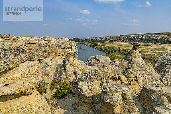 Hoodoos entlang des Milk River  Writing-on-Stone Provincial Park  UNESCO-Weltkulturerbe  Alberta  Kanada  Nordamerika