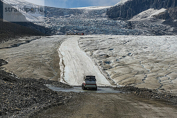 Specialized icefield truck on the Columbia Icefield  Glacier Parkway  Alberta  Canada  North America