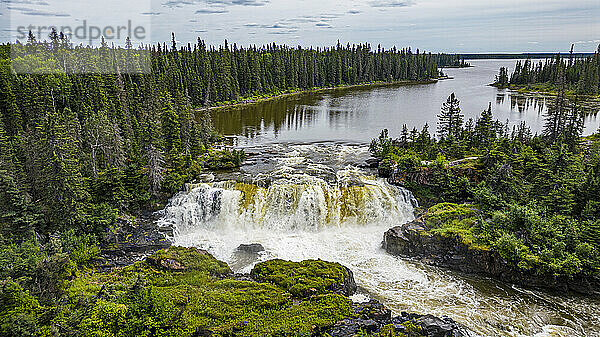 Luftaufnahme des Pisew Falls Provincial Park  Thompson  Manitoba  Kanada  Nordamerika