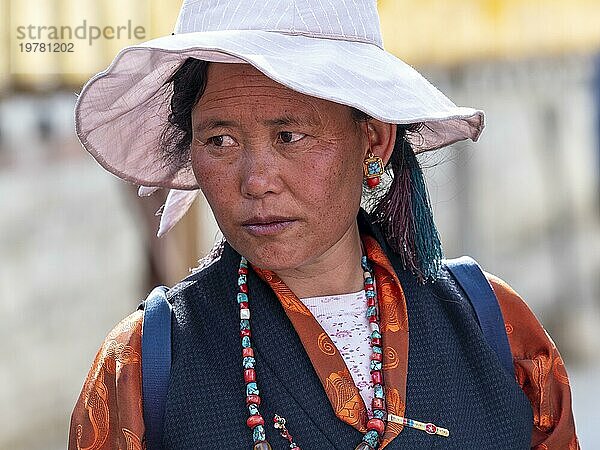 Tibetische Frau  Pilgerin in Xigaze  Tibet  China  Asien