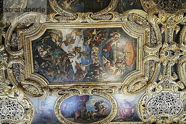 Verzierte Decke  Fresko und Deckengemälde  Innenaufnahme  Dogenpalast  Palazzo Ducale  Venedig  Venetien  Italien  Europa