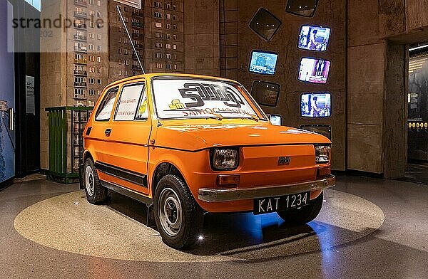 Ein Bild von einem Polska Fiat (Polen Fiat) im Schlesischen Museum  Teil der Dauerausstellung Das Licht der Geschichte  Oberschlesien im Wandel der Zeit