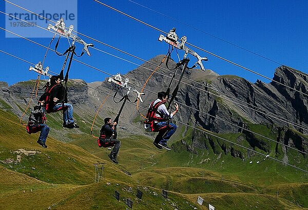 James Bond Gefühle: Flieger Aktion auf der First bei Grindelwald