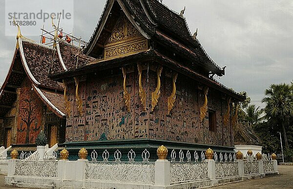 Luang Prabang ist die religiöse und spirituelle Hauptstadt von Laos und die alte Königsstadt Über 2000 Mönche leben in dem religiösen Zentrum von Laos