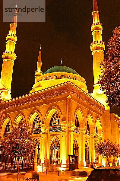 Libanon: Die beleuchtete Mohammad al Amin Moschee in Beirut bei Nacht