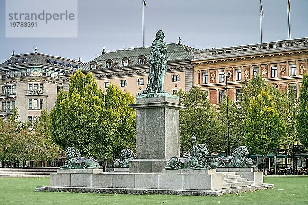 Statue Karl XIII.  Vier Löwen  Park Königsgarten  Kungsträdgarden  Stockholm  Schweden  Europa