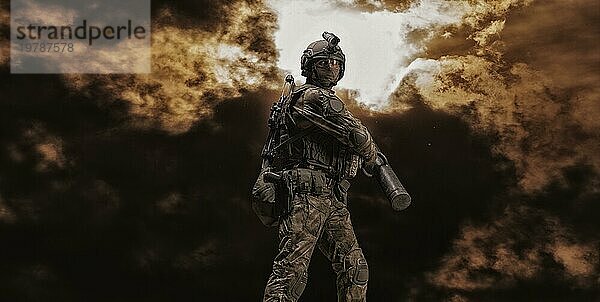 Bild eines Special Forces Soldaten  der einen Rammbock schwingt. SWAT Konzept. Anti Terrorismus  Kampf gegen das Verbrechen. Gemischte Medien