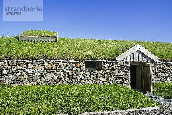 Nachbildung eines Langhauses der nordischen Wikinger in Brookpoint  Unst  Shetlandinseln  Schottland  UK