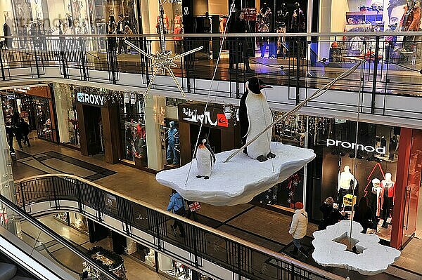 Innenansicht  Shoppingcenter  im Centrum  Prag  Tschechische Republik  Europa