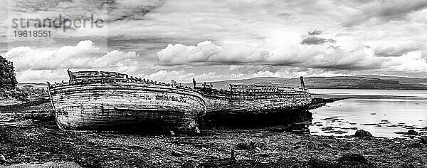 Panorama der Schiffswracks in schwarzweiß Salens  Isle of Mull  Innere Hebriden  Schottland  UK