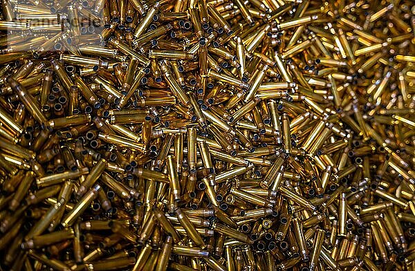 Große Gruppe von leeren Kugeln in der Schweiz