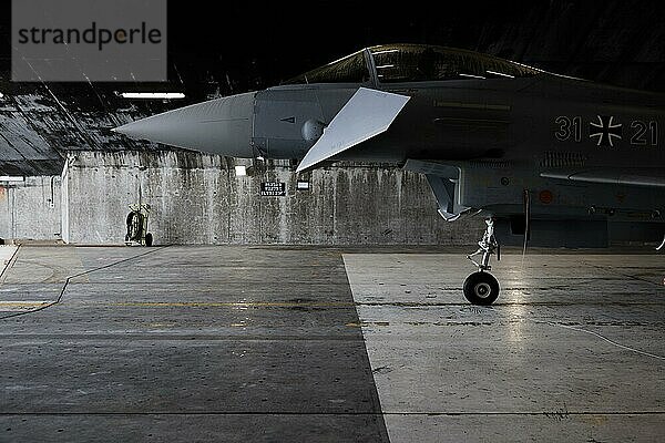 Ein Eurofighter Mehrzweckkampfflugzeug der Luftwaffe Bundeswehr  aufgenommen im Rahmen der Übung Rapid Viking 2023 in Island. Keflavik  03.08.2023