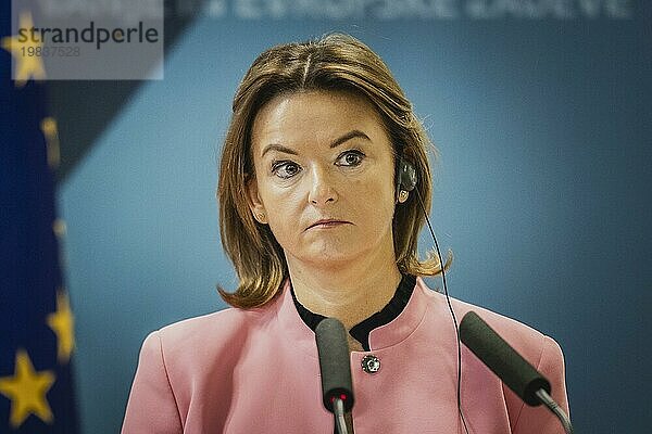 Tanja Fajon  Außenministerin von Slowenien  aufgenommen im Rahmen einer Pressekonferenz mit ihrer deutschen Amtskollegin Bärbock (nicht im Bild) in Ljubljana  05.12.2023