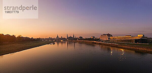 Dresden Sonnenaufgang an der Elbe