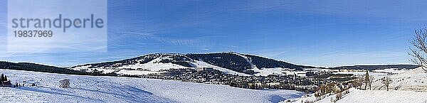 Oberwiesenthal Der Kurort Oberwiesenthal ist die der höchstgelegene Stadt Deutschlands und ein beliebtes Wintersportgebiet