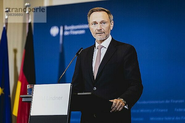 Christian Lindner (FDP)  Bundesminister der Finanzen  aufgenommen im Rahmen einer Pressekonferenz zur Vorstellung der Steuergesetze in Berlin  26.10.2023