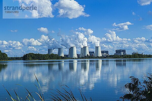 Das Kraftwerk Jänschwalde ist ein Wärmekraftwerk im Südosten Brandenburgs  das überwiegend mit Braunkohle aus den Niederlausitzer Tagebauen Jänschwalde und Welzow-Süd sowie mit jährlich bis zu 400.000 Tonnen Abfall befeuert wird. Kraftwerksbetreiber ist die Lausitz Energie Kraftwerke AG