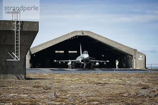 Ein Eurofighter Mehrzweckkampfflugzeug der Luftwaffe Bundeswehr  aufgenommen im Rahmen der Übung Rapid Viking 2023 in Island. Keflavik  03.08.2023