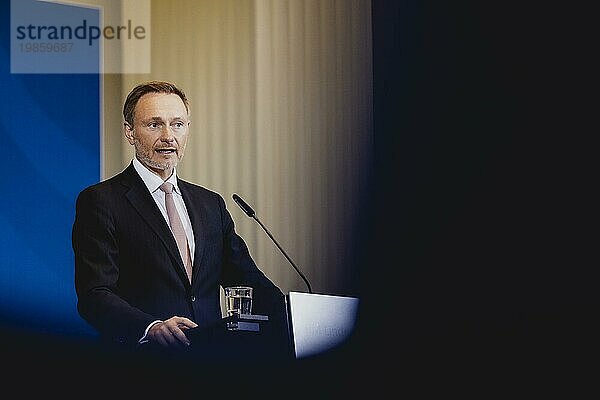 Christian Lindner (FDP)  Bundesminister der Finanzen  aufgenommen im Rahmen einer Pressekonferenz zur Vorstellung der Steuergesetze in Berlin  26.10.2023