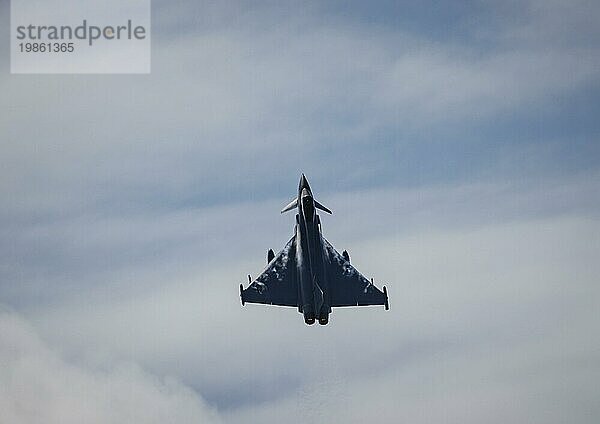 Ein Eurofighter Mehrzweckkampfflugzeug der Luftwaffe Bundeswehr. Aufgenommen im Rahmen der Übung Rapid Viking 2023 in Island. Keflavik  03.08.2023