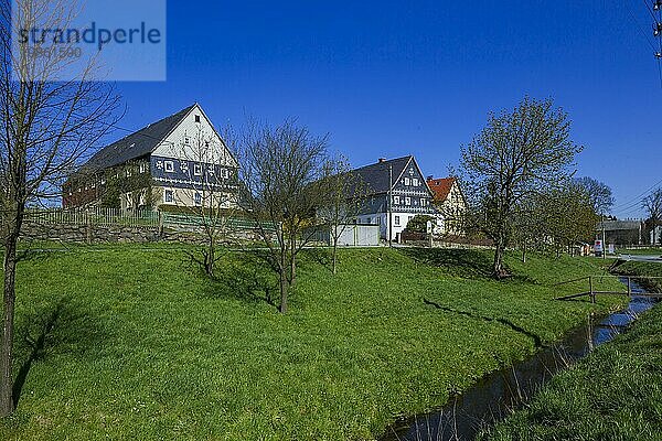 Niederottendorf liegt zwischen Berthelsdorf und Oberottendorf am Fuße des landschaftlich schönen Hohwaldes und des Valtenberges