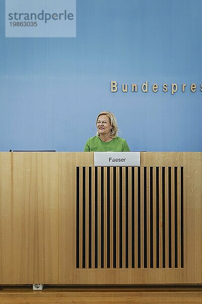 Nancy Faeser (SPD)  Bundesministerin für Inneres und Heimat  aufgenommen im Rahmen einer Bundespressekonferenz in Berlin  23.08.2023. In der Pressekonferenz geht es um den Gesetzentwurf für ein modernes Staatsangehörigkeitsrecht