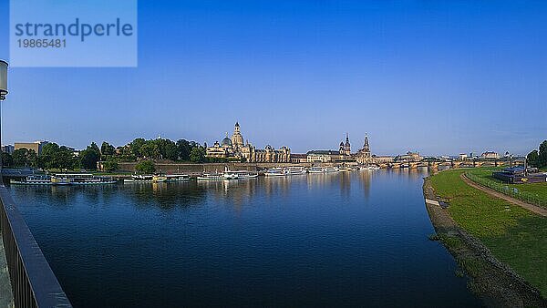 Dresden Silhouette Blick auf die morgentliche Dresdner Altstadt