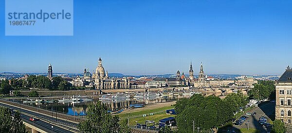 Dresden Silhouette Blick vom Neustätter Elbufer auf die Dresdner Altstadt