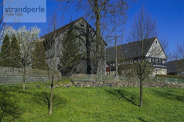 Niederottendorf liegt zwischen Berthelsdorf und Oberottendorf am Fuße des landschaftlich schönen Hohwaldes und des Valtenberges