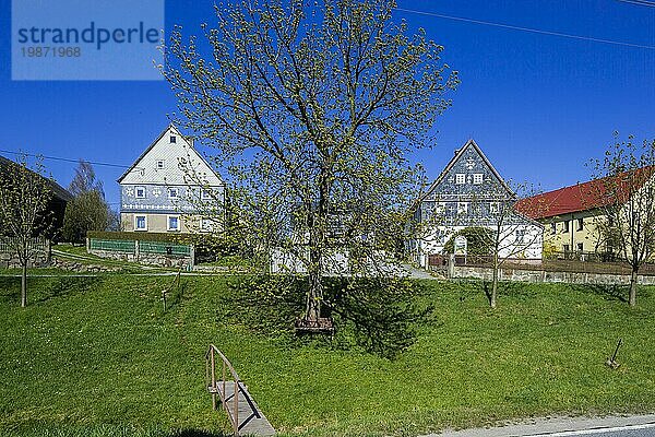 Niederottendorf liegt zwischen Berthelsdorf und Oberottendorf am Fuße des landschaftlich schönen Hohwaldes und des Valtenberges