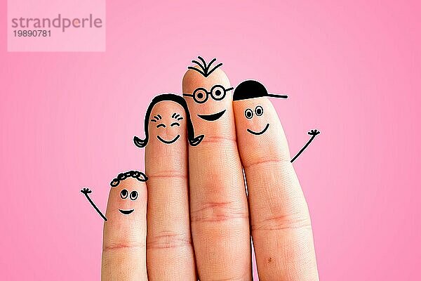 Gemalte Finger glückliche Familie Konzept  rosa Hintergrund