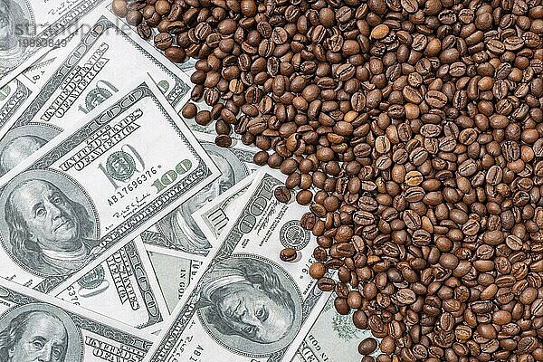 Kaffeebohnen und Dollarbanknoten Hintergrund. Ansicht von oben