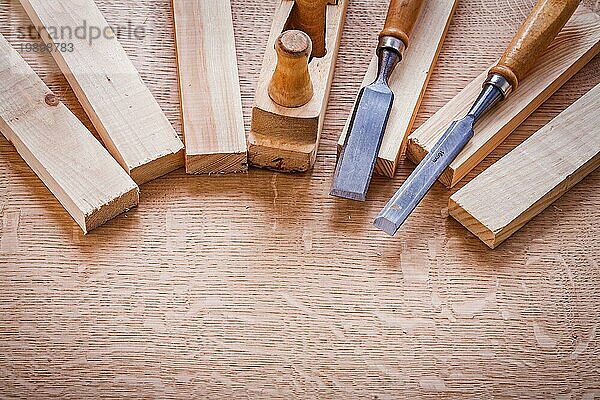 Holzbretter Stemmeisen Holzbearbeiter Hobel Baukonzept