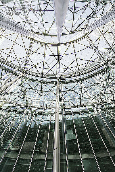 Modern glass ceiling with pattern and poles