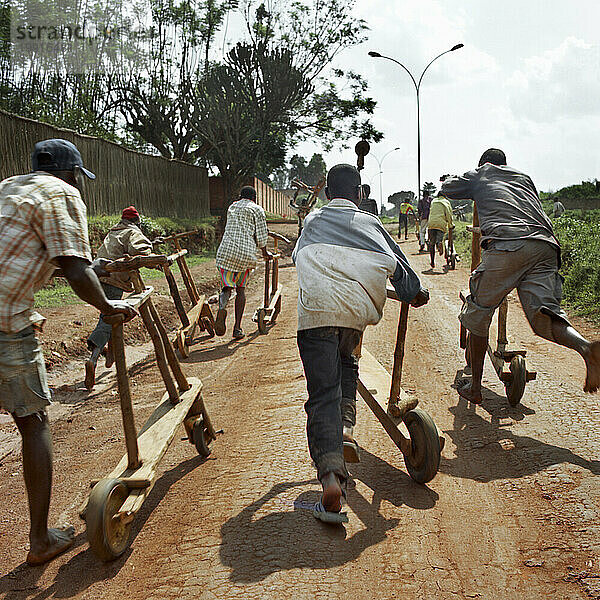 Projekt Ruanda Holzfahrradrennen.