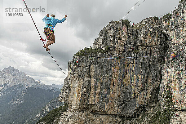 Highliner in den Dolomiten