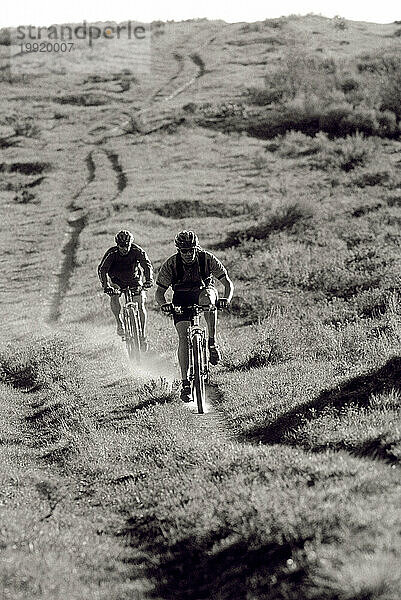 Zwei Männer Mountainbiken in Salt Lake City  Utah.