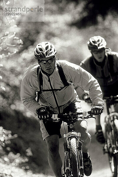 Zwei Männer Mountainbiken in Salt Lake City  Utah.