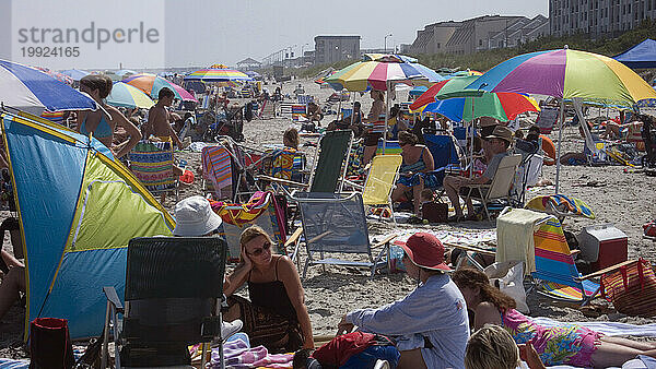 Menschen am Strand in New Jersey.