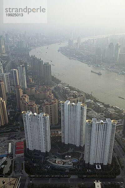 Ein Blick auf Gebäude in Shanghai  China.