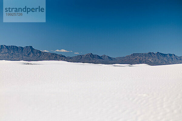 Weite Landschaftsansicht der Berge im White Sands National Park