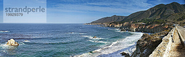 Panoramablick auf die Küste von Big Sur in Kalifornien  USA