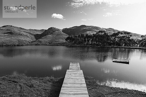 Südafrika  Pier und Teich im Stanford Valley