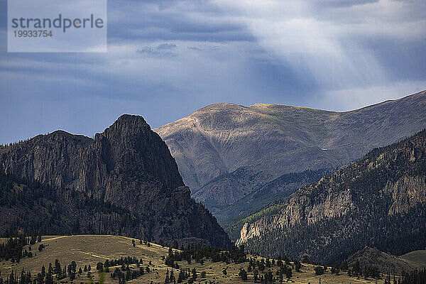 USA  Colorado  Creede  San Juan Mountains im Sonnenlicht