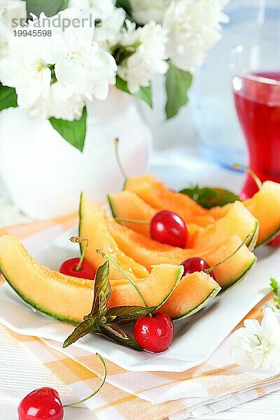 Sommerliche Erfrischung köstliche frische Früchte