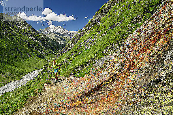 Austria  Tyrol  Female hiker in Zillertal Alps